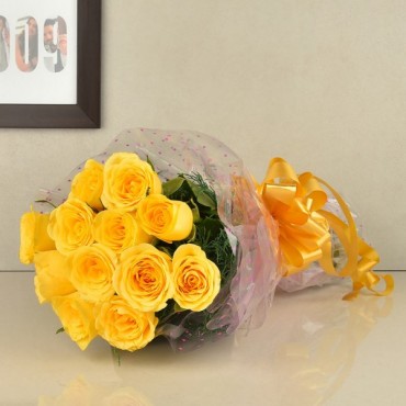 A Dozen Yellow Roses bouquet